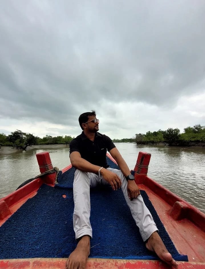 Deluxe Boat Cruise